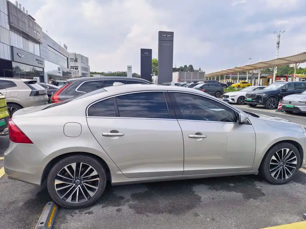 Volvo S60 — миниатюра 5