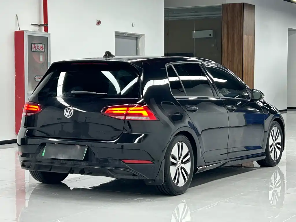 VOLKSWAGEN GOLF NEW ENERGY