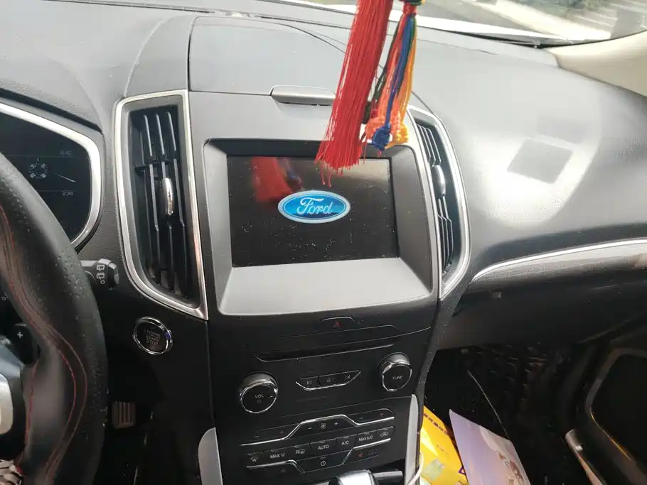 Ford Edge — миниатюра 13