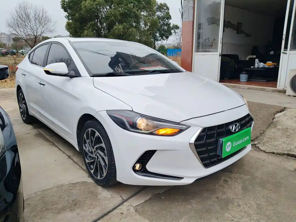 Hyundai Elantra — миниатюра 22