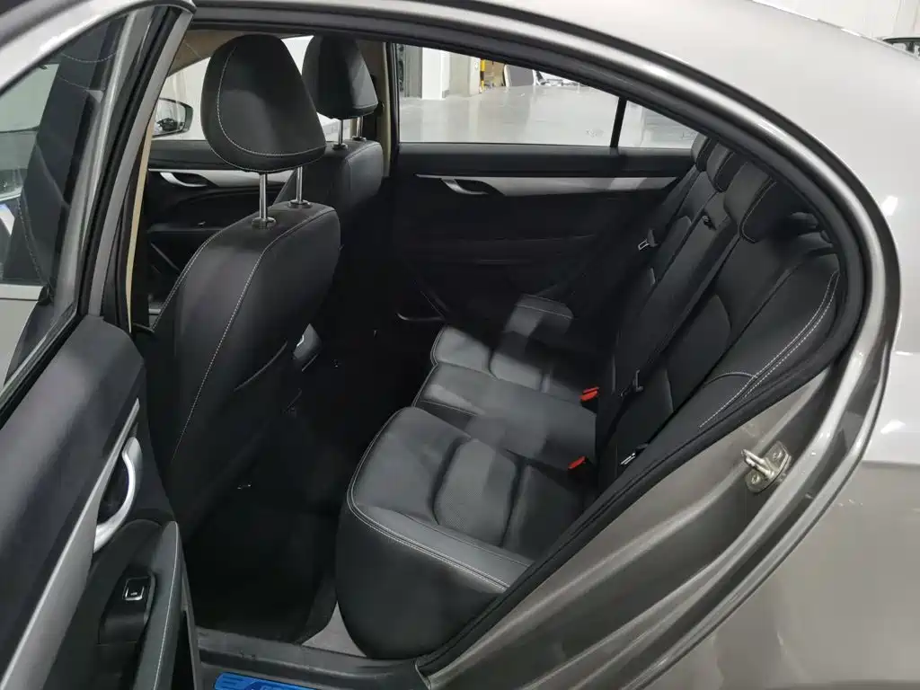 Geely Emgrand — миниатюра 15