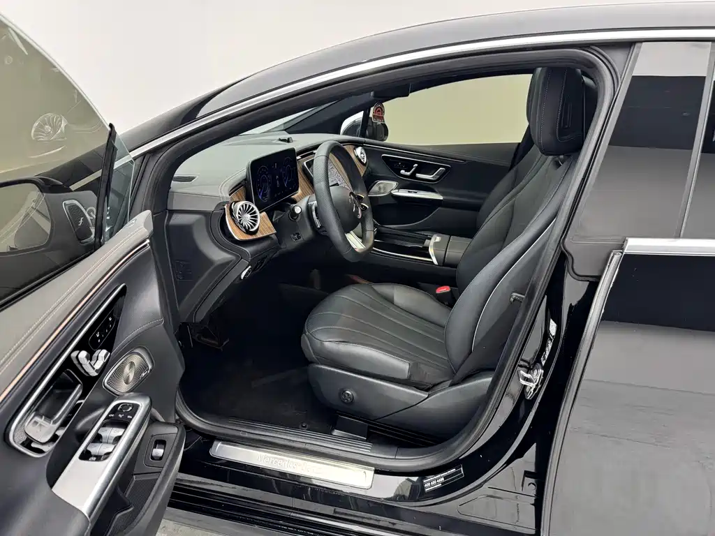Mercedes-Benz EQE — миниатюра 11