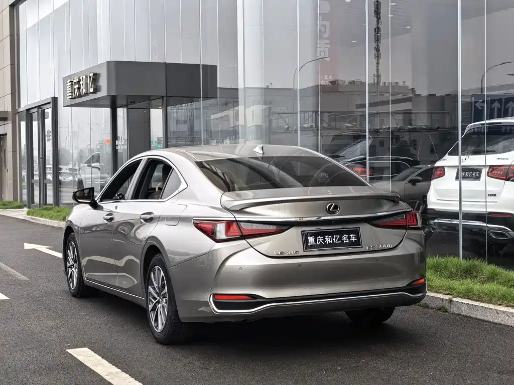 Lexus ES — миниатюра 4