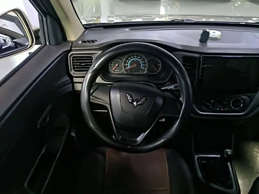 Wuling Hongguang V — миниатюра 11