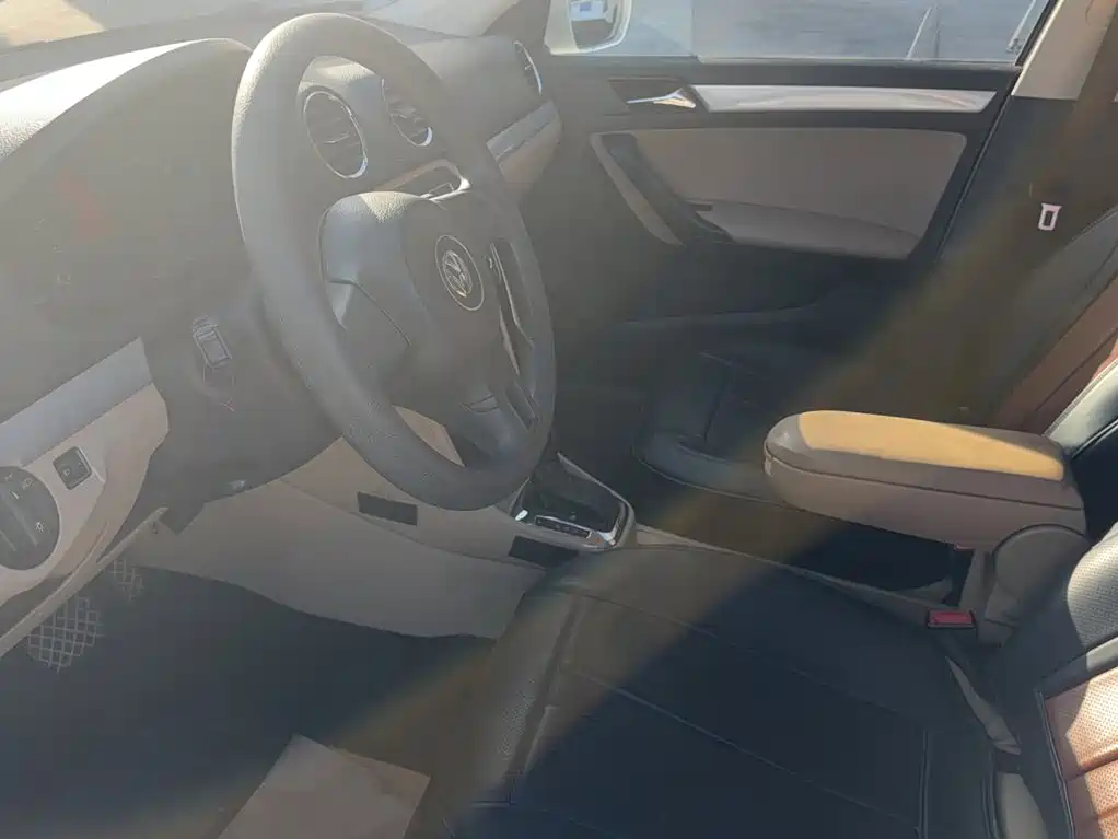 Volkswagen Jetta — миниатюра 14