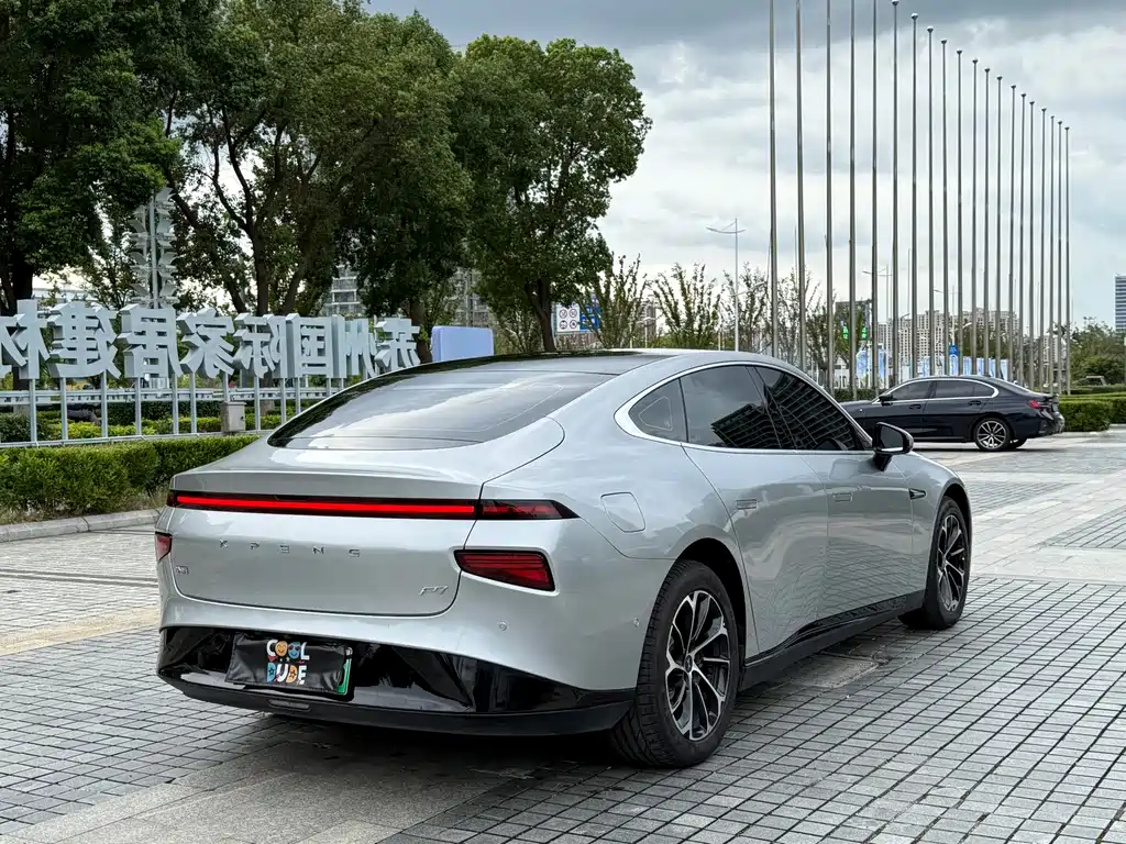 XPeng P7 — миниатюра 6