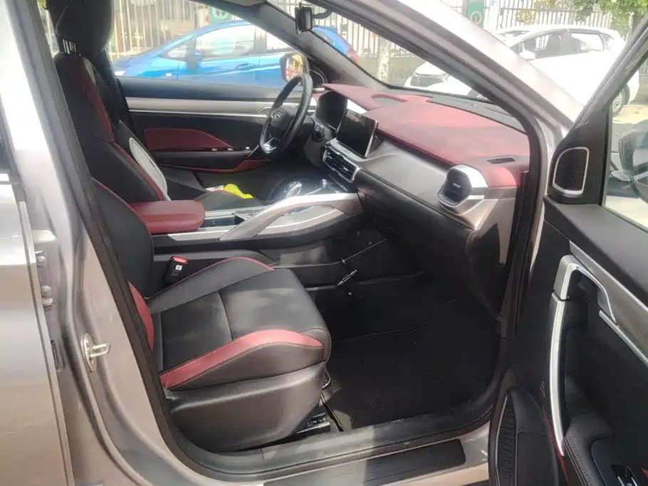 Geely Binyue — миниатюра 8