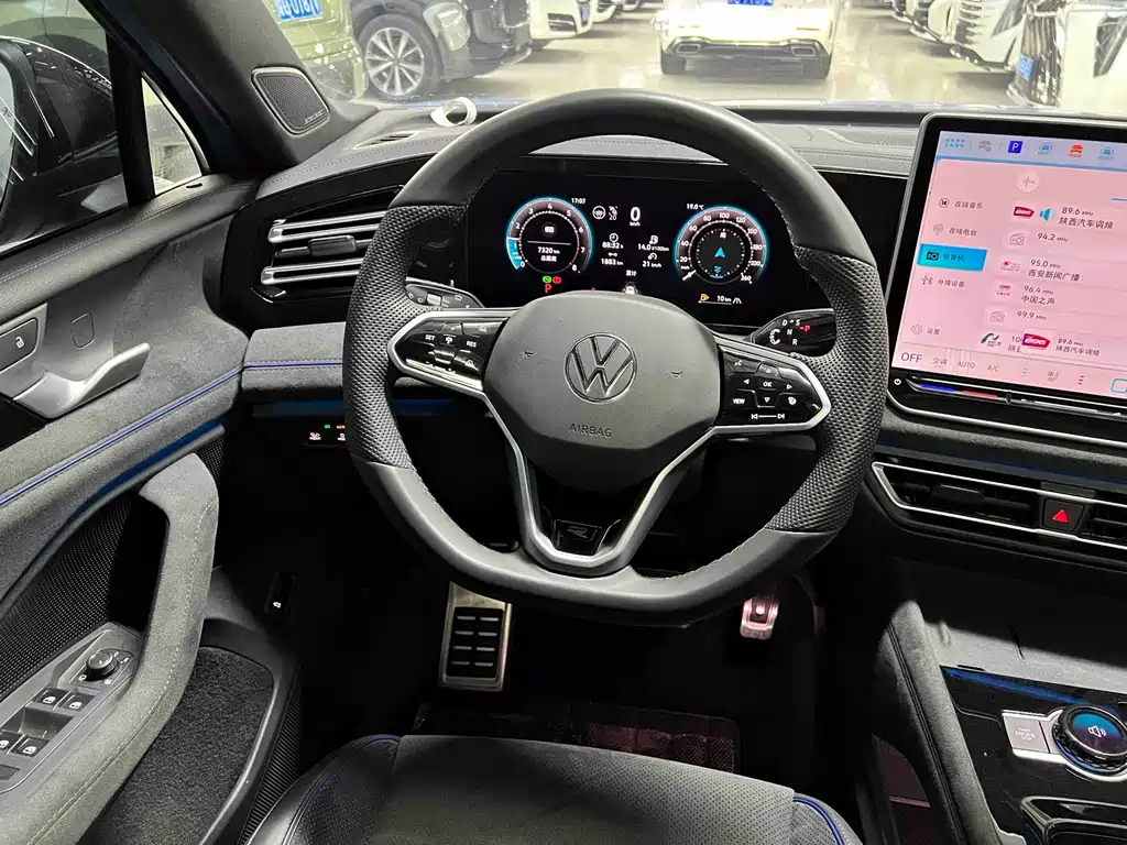 Volkswagen Tiguan L — миниатюра 11