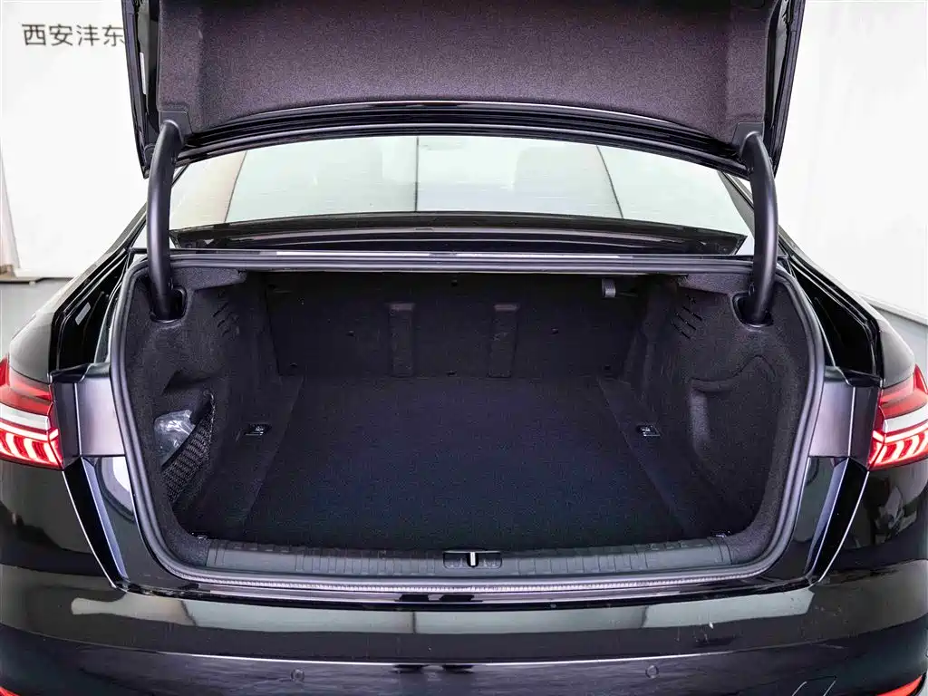 Audi A6L 2021 40 TFSI Luxury