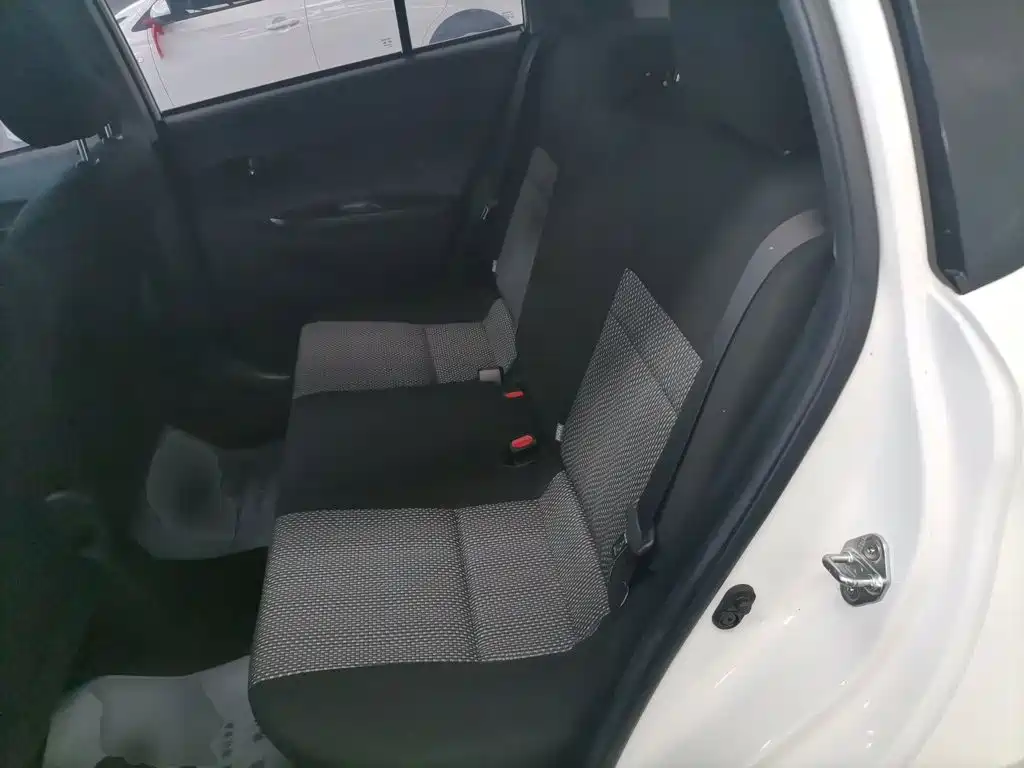 Toyota Vios FS — миниатюра 17