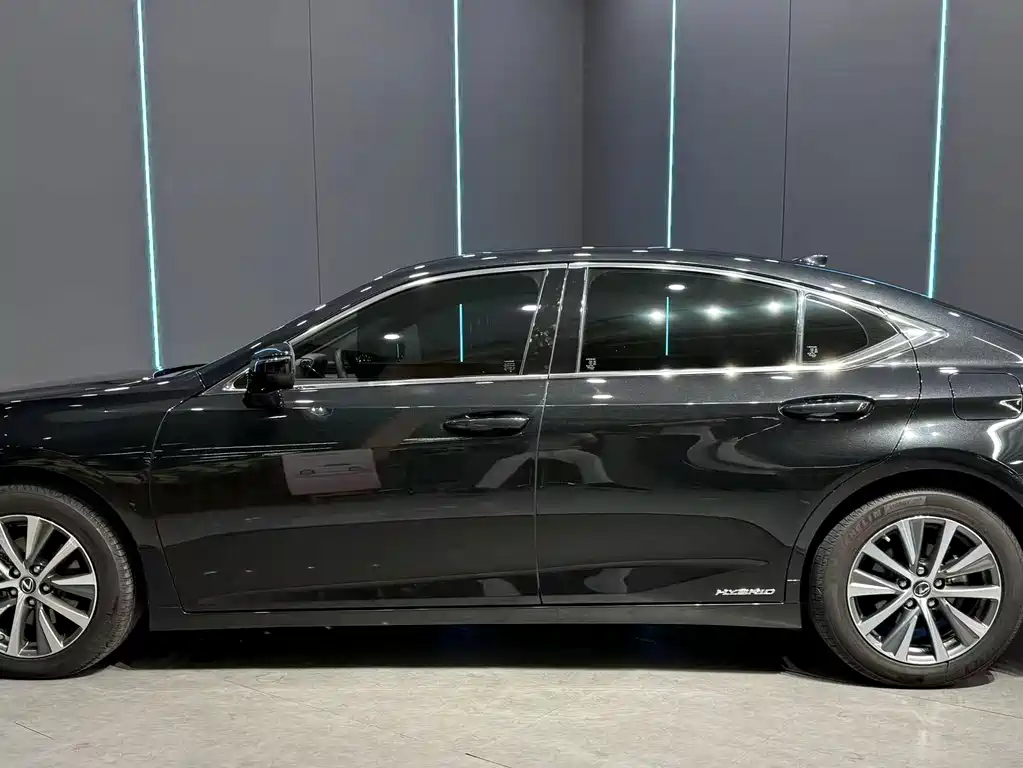 Lexus ES — миниатюра 4