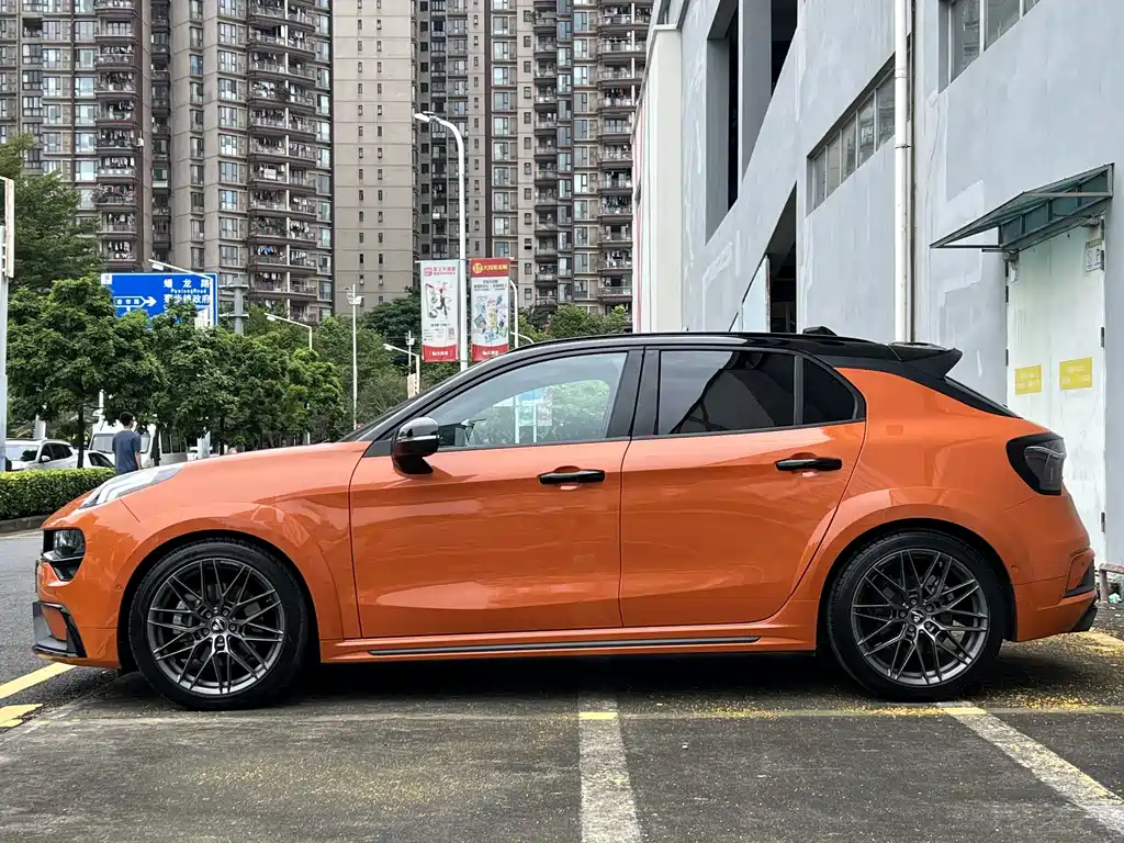 Lynk & Co 02 Hatchback — миниатюра 9