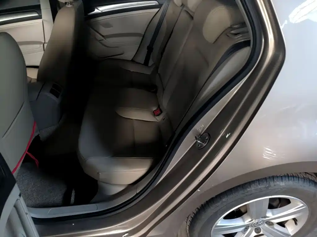 Volkswagen Golf — миниатюра 13