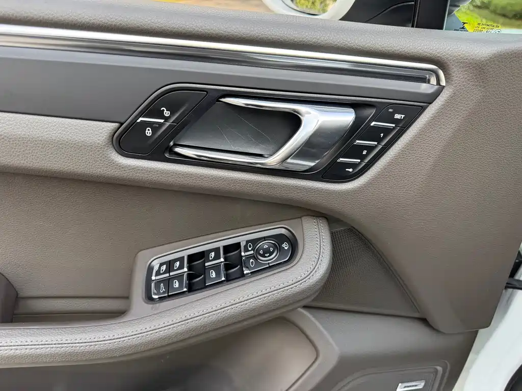 Porsche Macan — миниатюра 18
