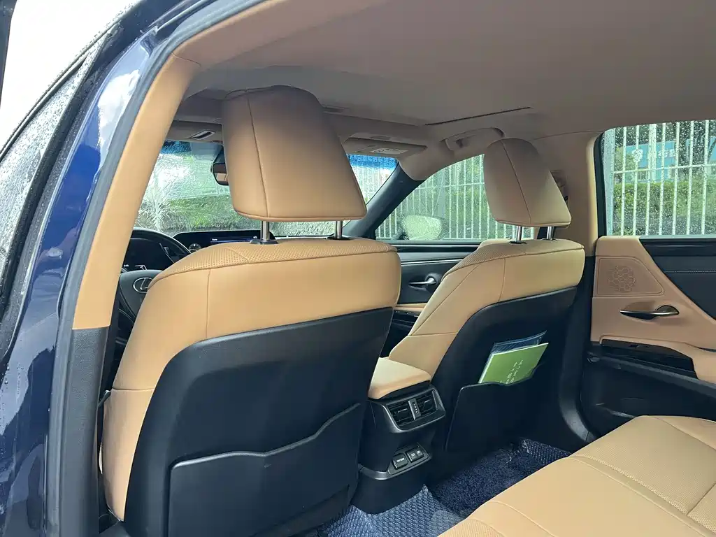 Lexus ES — миниатюра 9