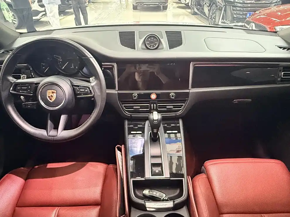 Porsche Macan — миниатюра 7