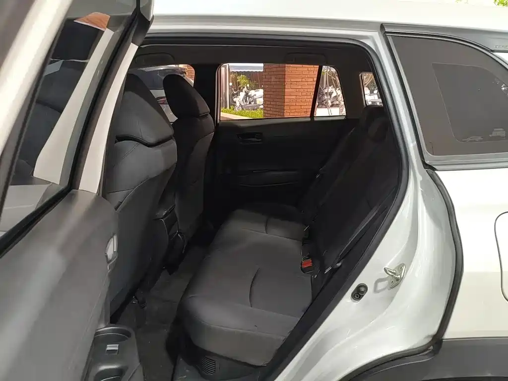 Toyota Corolla Cross — миниатюра 11