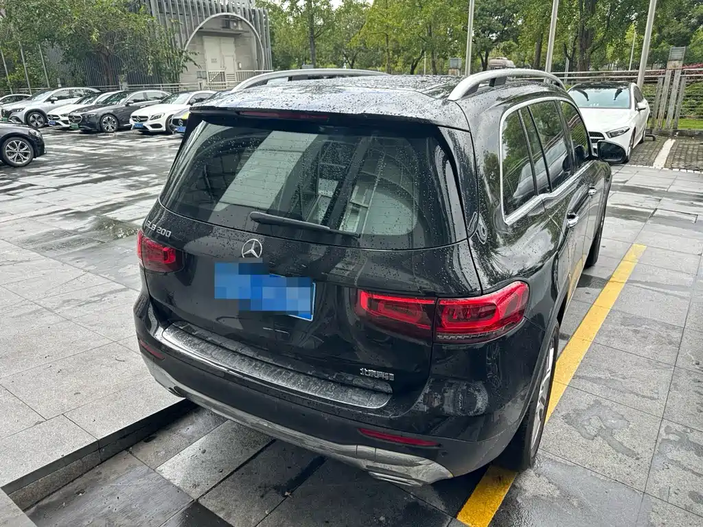 Mercedes-Benz GLB — миниатюра 2