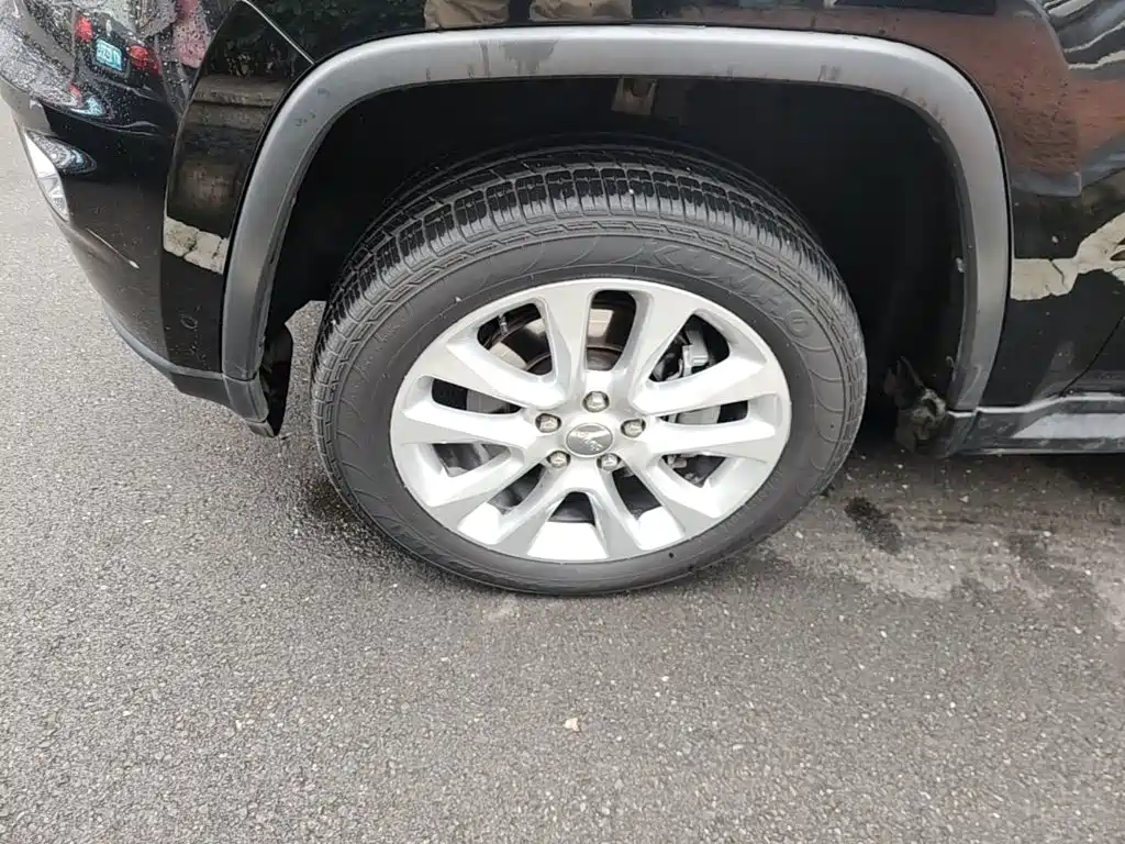 Jeep Grand Cherokee (Import) — миниатюра 23