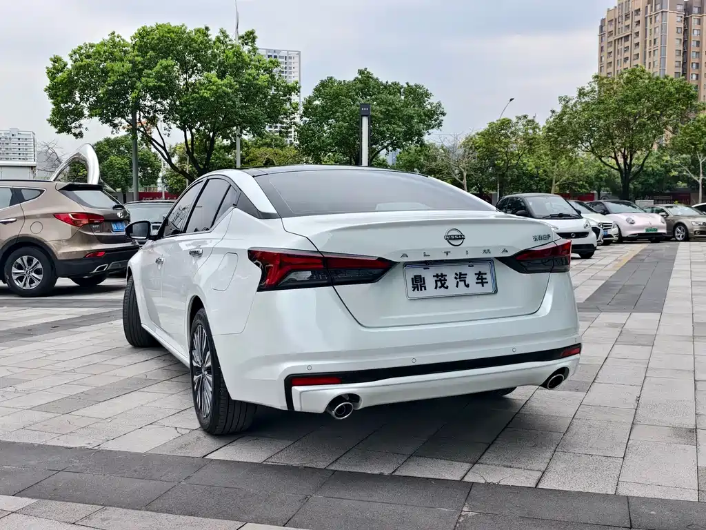 Nissan Teana — миниатюра 6
