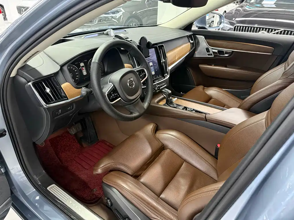 Volvo S90 — миниатюра 5