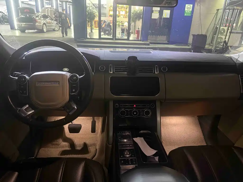 Land Rover Range Rover — миниатюра 7