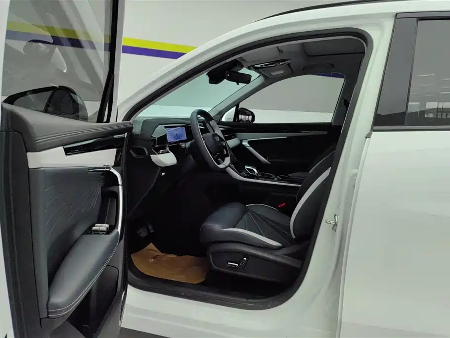 GEELY AUTOMOBILE BOYUE L