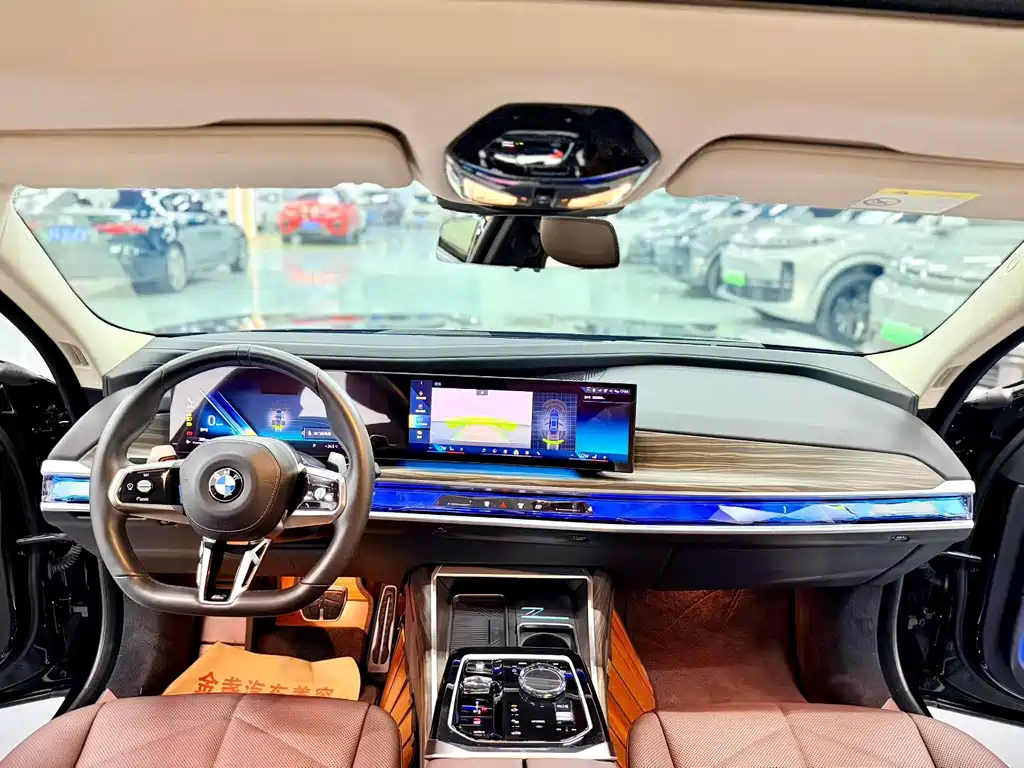 BMW 7 Series — миниатюра 4