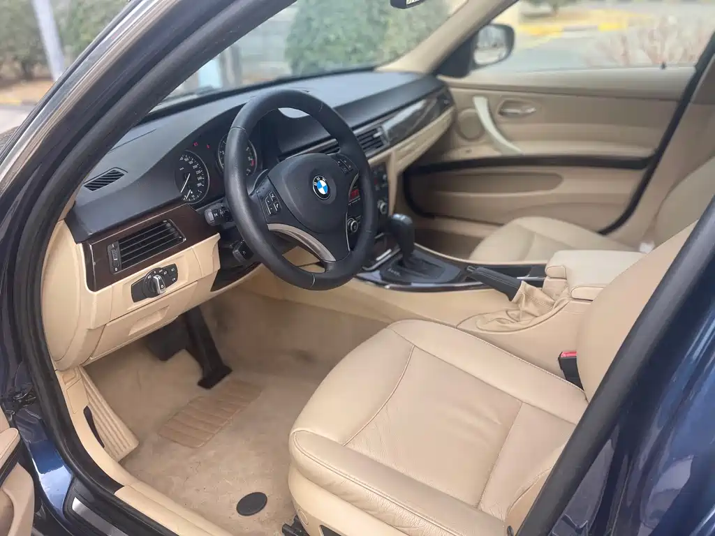 BMW 3 Series 3 2010 325i Luxury