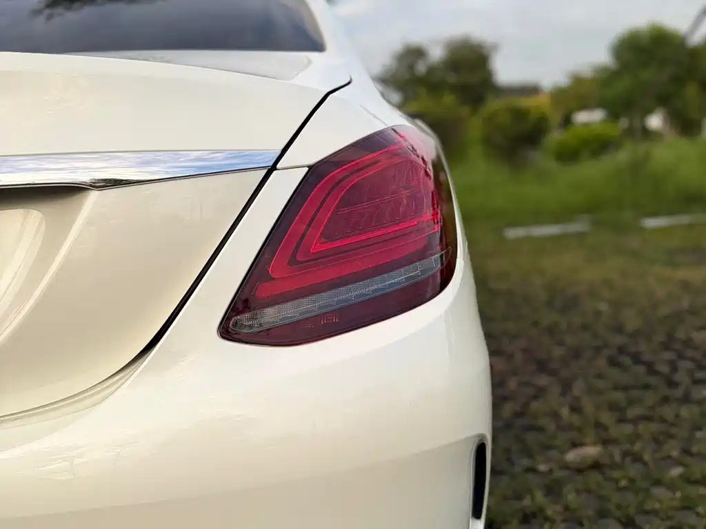 Mercedes-Benz C-Class — миниатюра 9