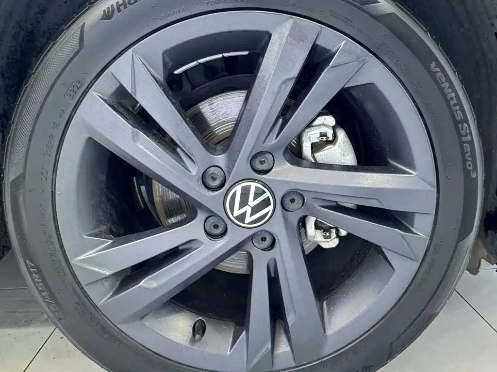 Volkswagen Golf — миниатюра 24