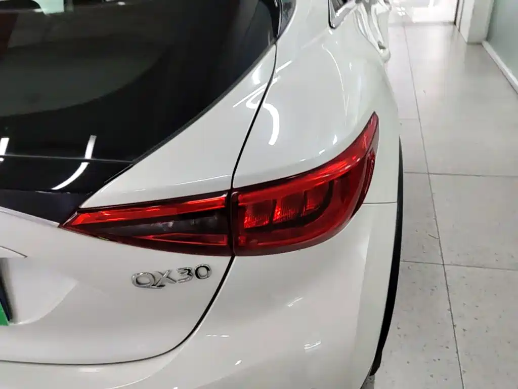 Infiniti QX30 — миниатюра 8