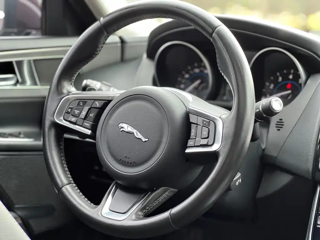 Jaguar XEL
