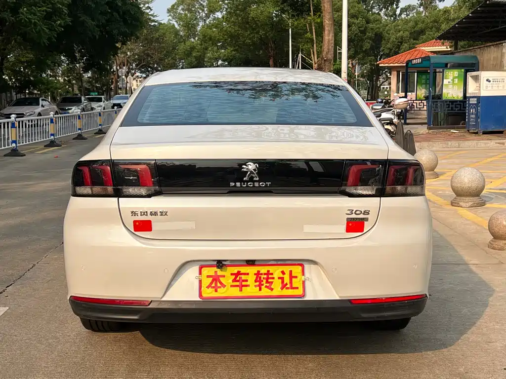 Peugeot 308 — миниатюра 6