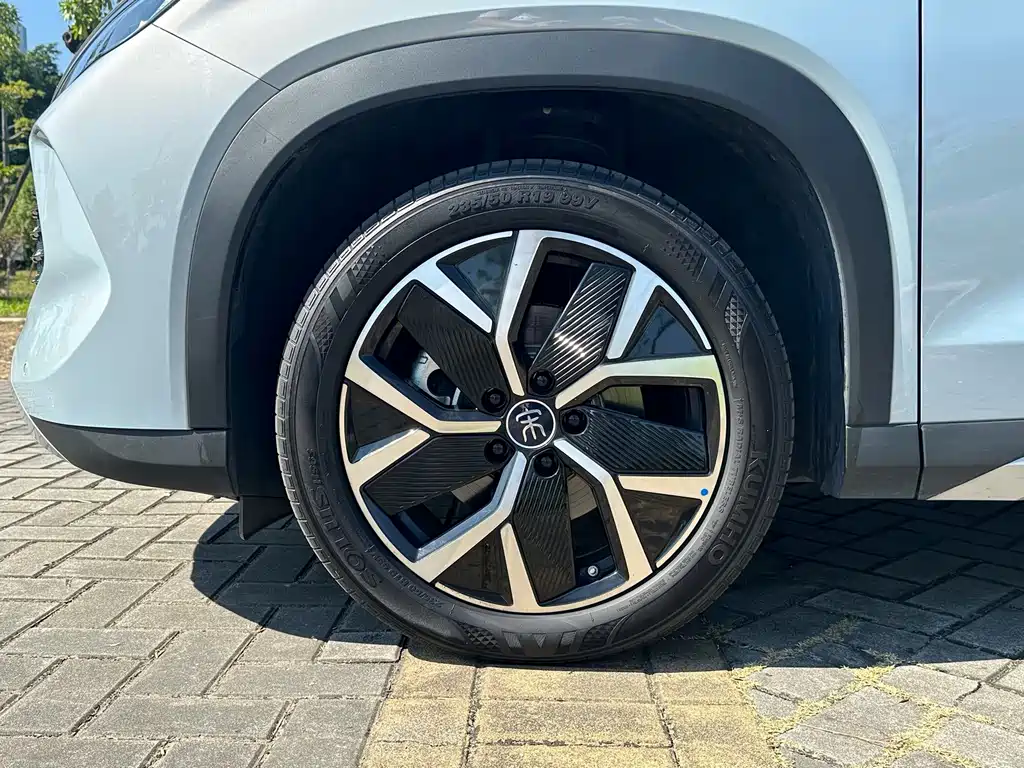 BYD L DM-i — миниатюра 20