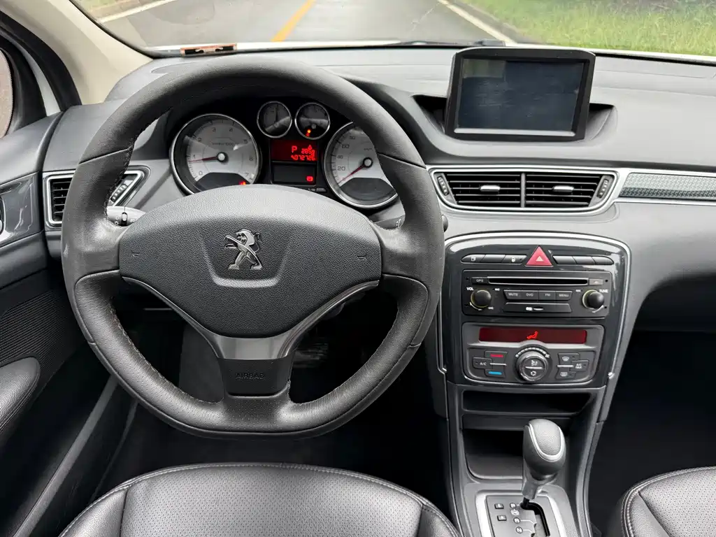 Peugeot 308 — миниатюра 12