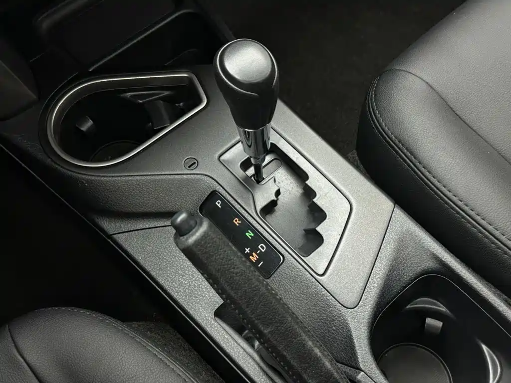 Toyota RAV4 — миниатюра 18