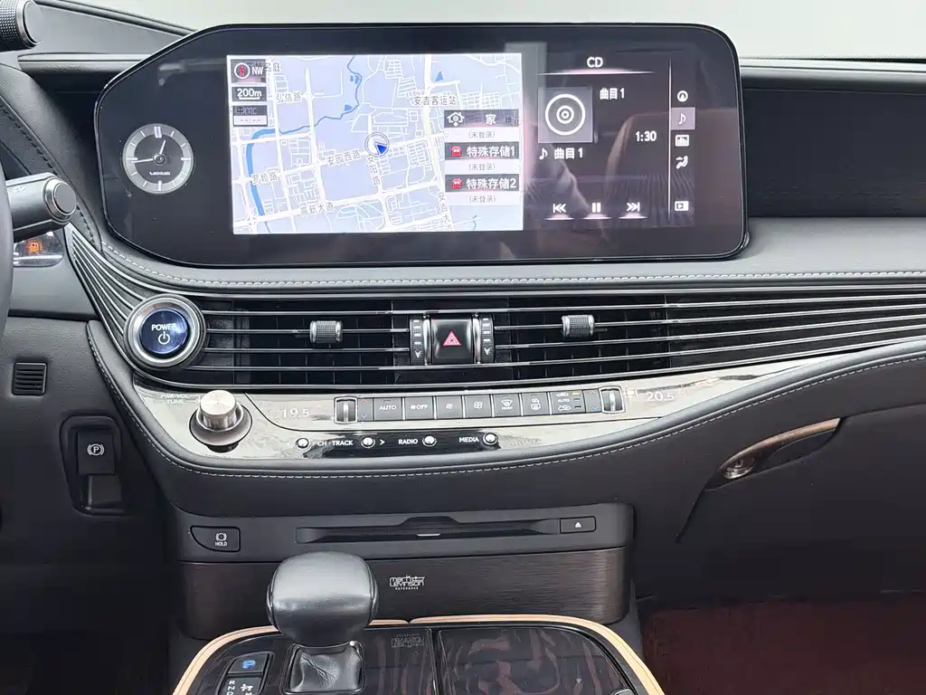 Lexus LS — миниатюра 14