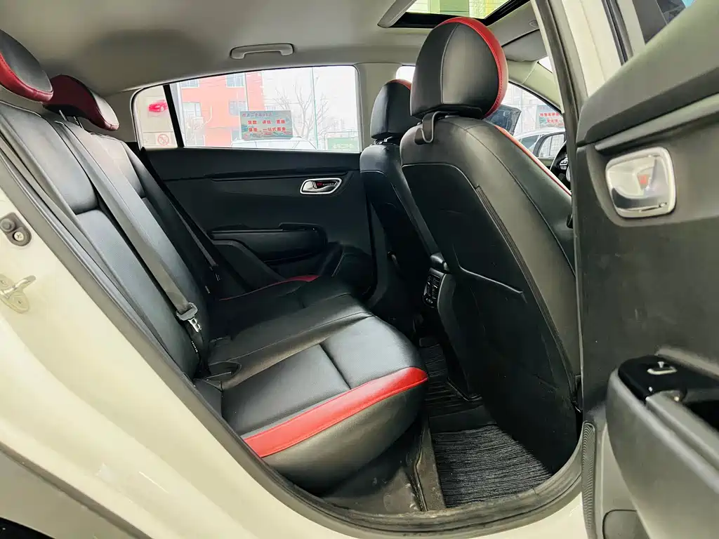 Kia KX CROSS 2017 1.4L AT GLS
