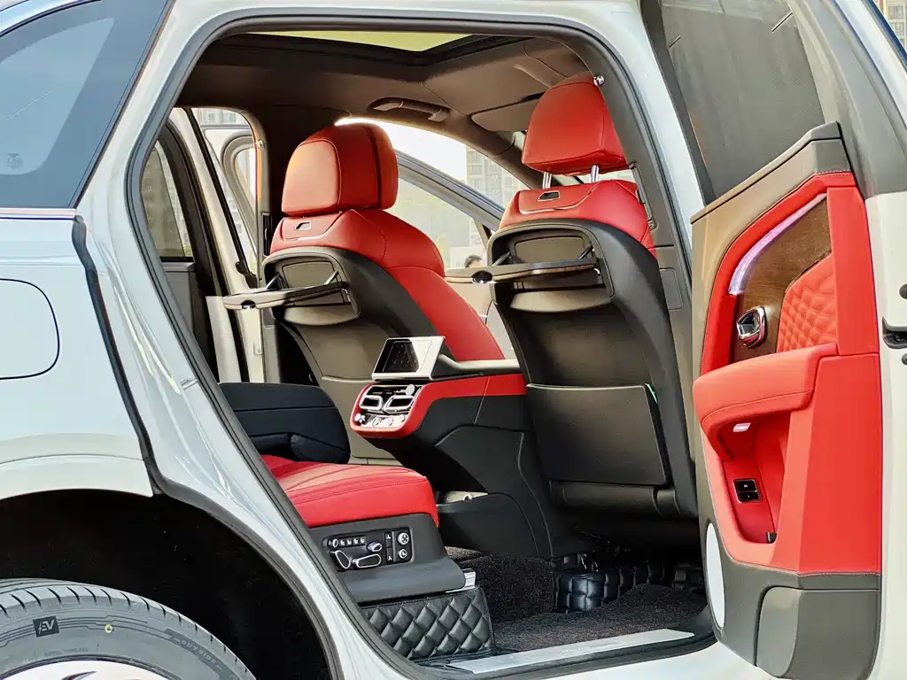 Bentley Bentayga — миниатюра 8