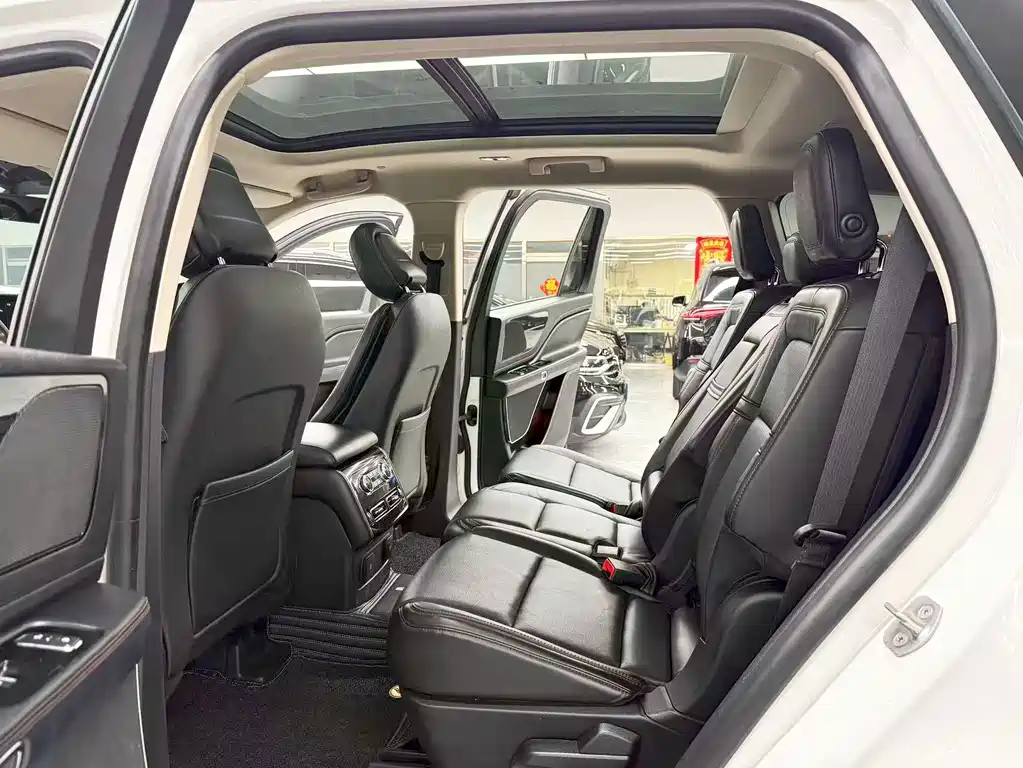 Lincoln Aviator — миниатюра 5