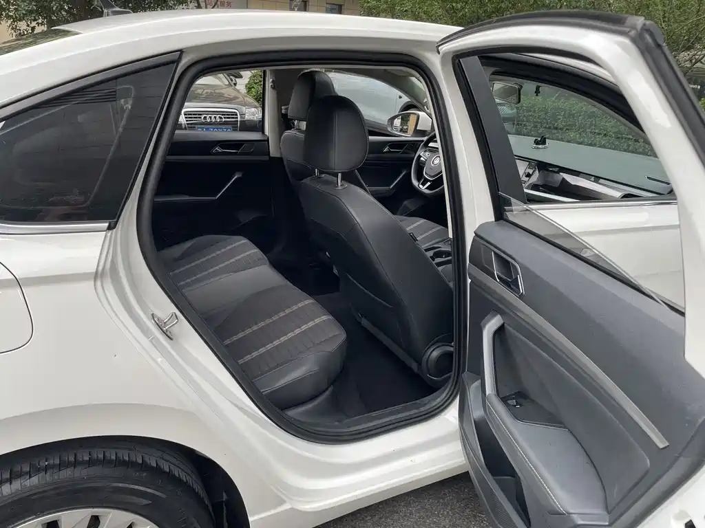 Volkswagen Lavida — миниатюра 13