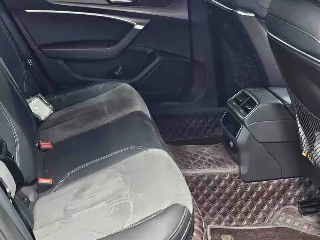 Audi A6L New Energy — миниатюра 10