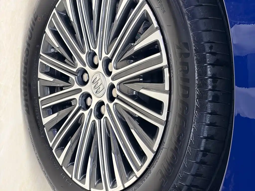 Buick GL8 Hybrid — миниатюра 20