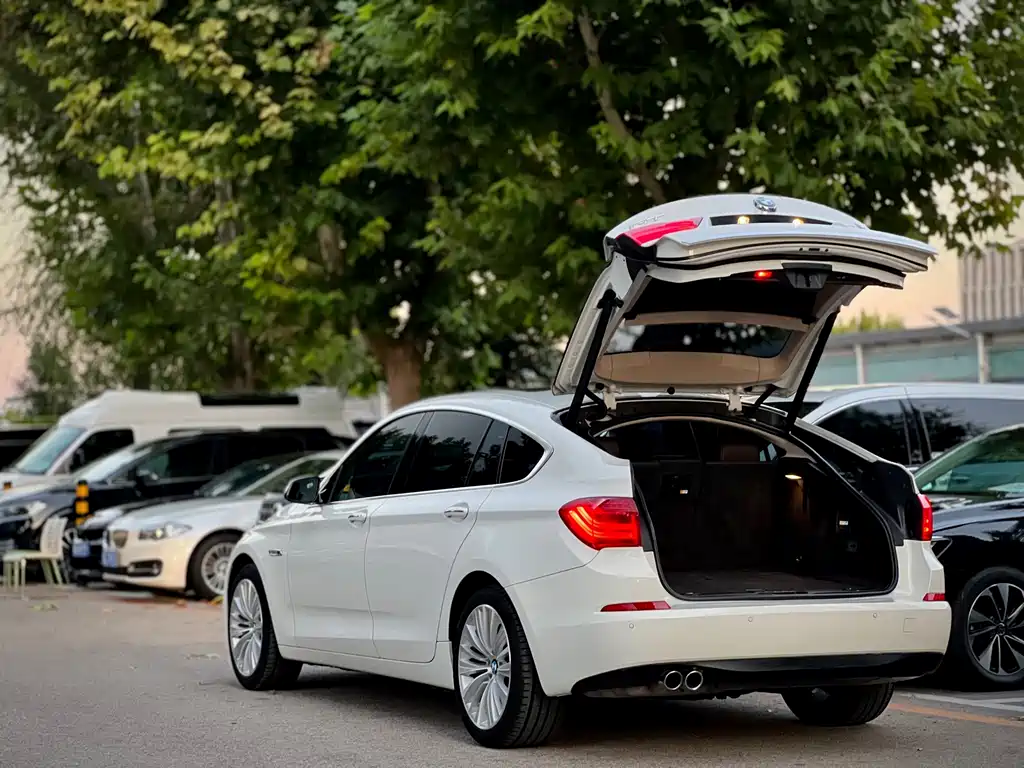 BMW 5 Series GT — миниатюра 5