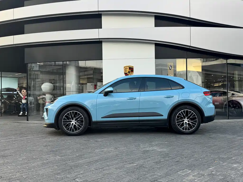 Porsche Macan EV — миниатюра 4