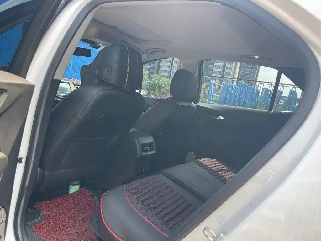 Chevrolet Equinox — миниатюра 9