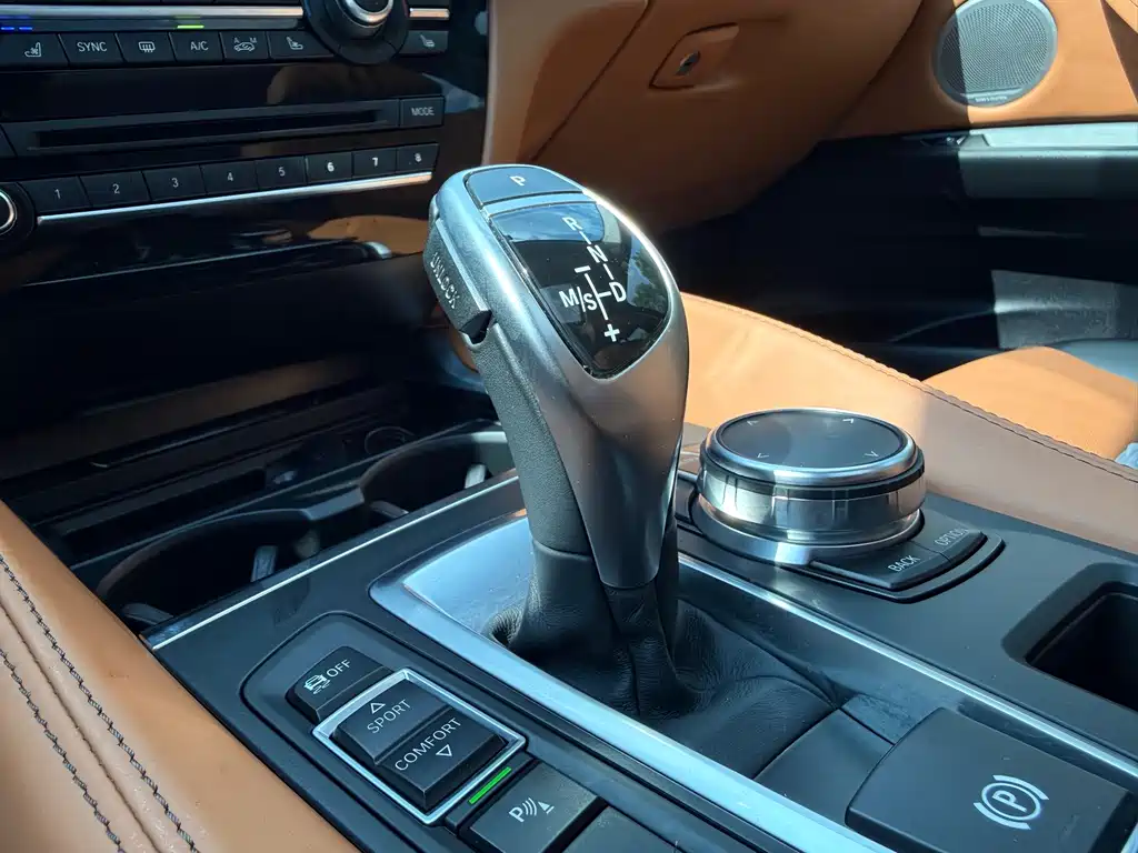 BMW X6 — миниатюра 28