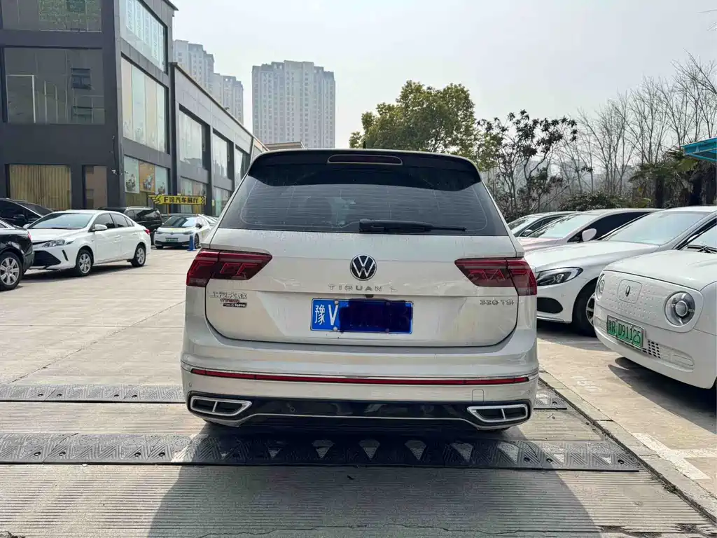 Volkswagen Tiguan L L 2022 330TSI AT R-Line