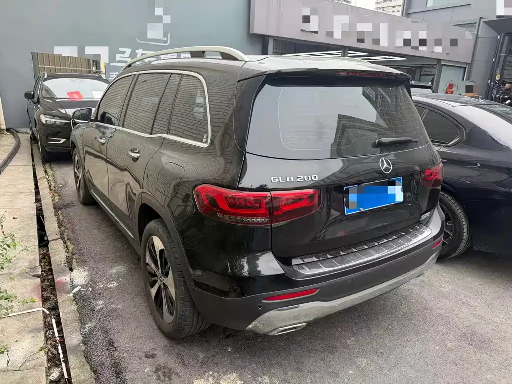 Mercedes-Benz GLB — миниатюра 9
